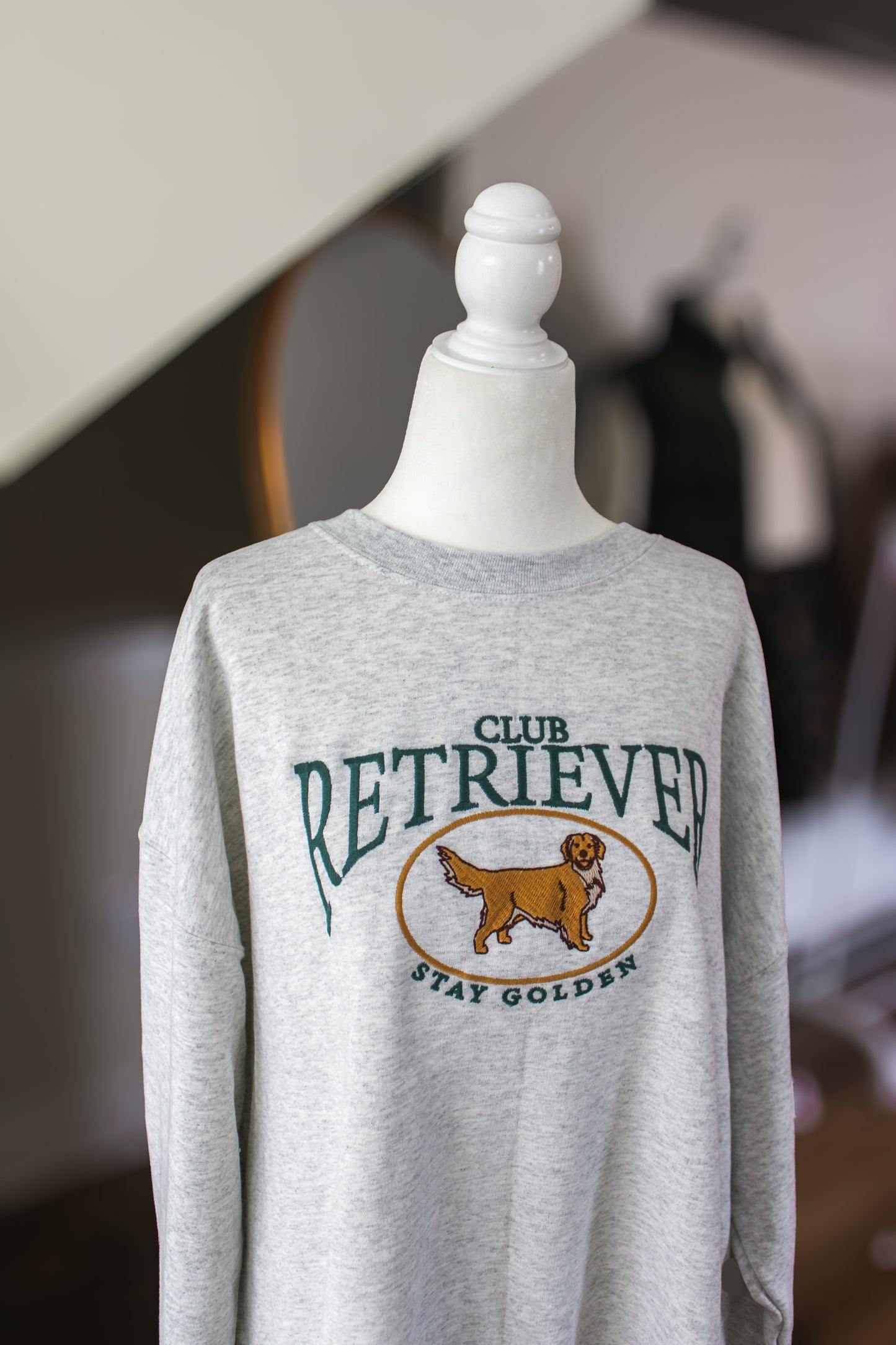 CLUB RETRIEVER EMBROIDERED SWEATSHIRT