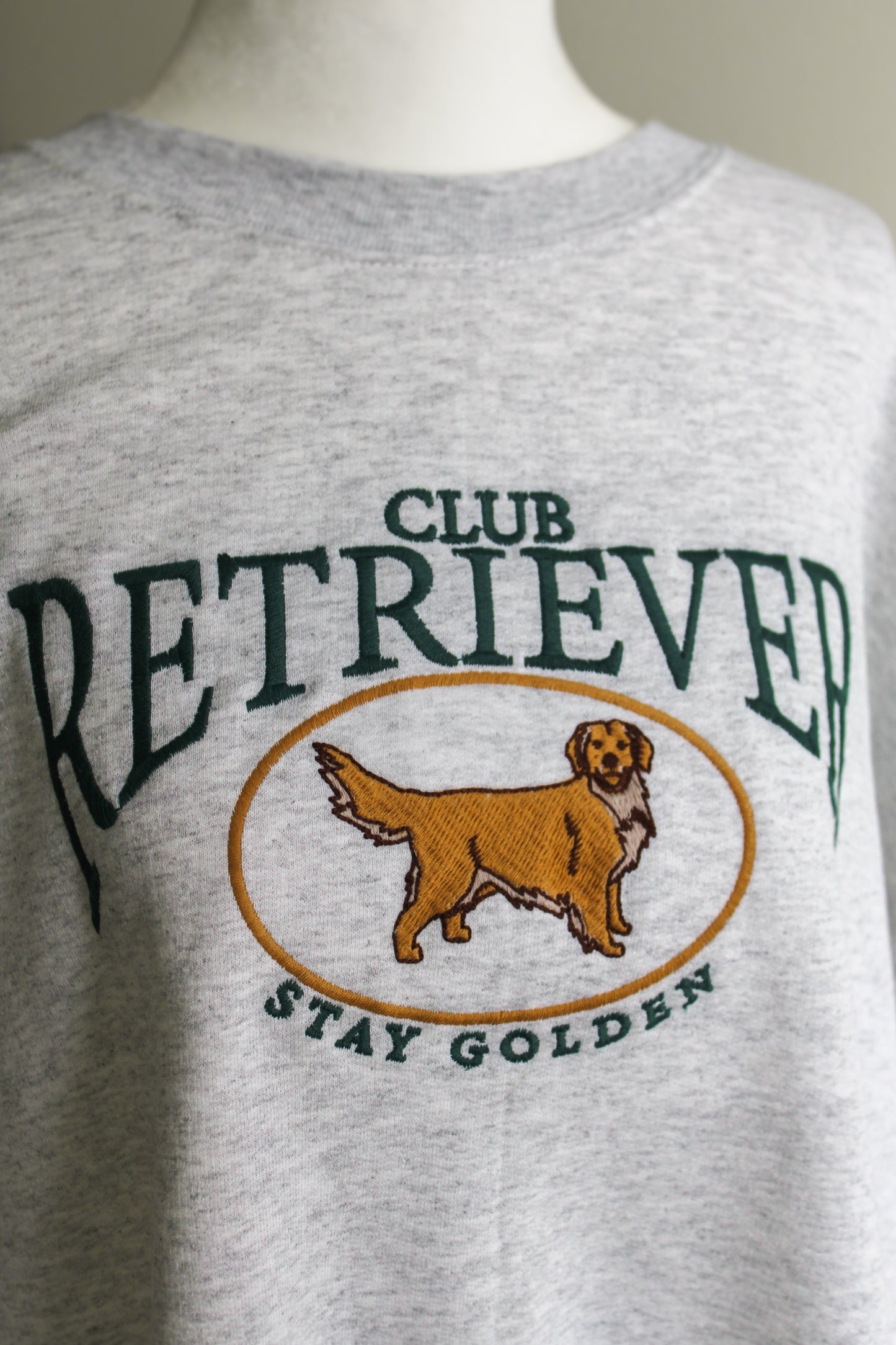 CLUB RETRIEVER EMBROIDERED SWEATSHIRT